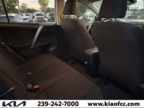 Used 2018 Toyota RAV4 LE image 14