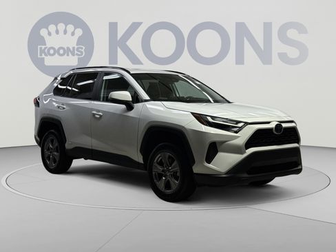 Used 2024 Toyota RAV4 LE AWD/4WD image 1