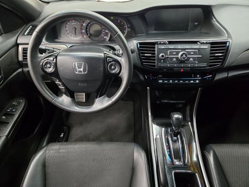 Used 2017 Honda Accord Sport image 9
