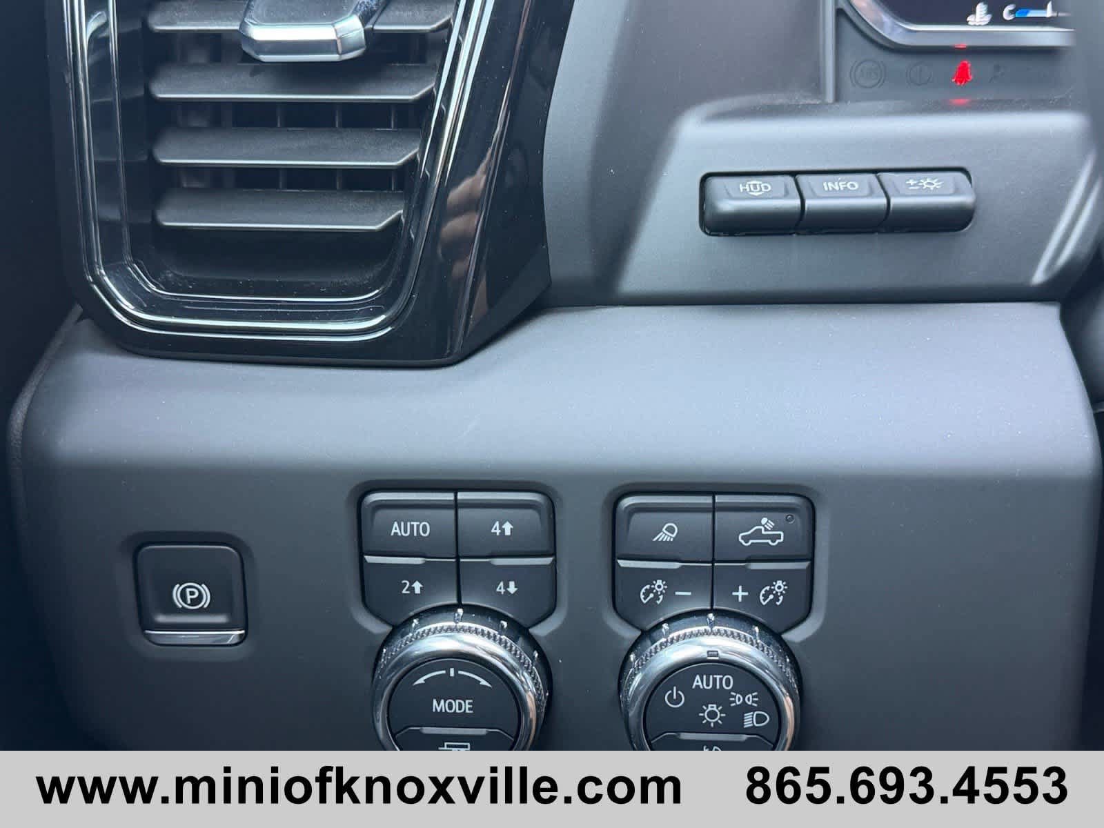 Used 2025 GMC Sierra 1500 AT4 w/ AT4 Premium Package AWD/4WD image 24