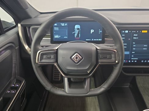 Used 2024 Rivian R1S Adventure image 28