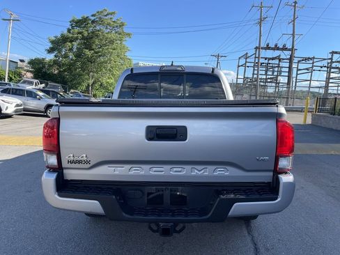Used 2019 Toyota Tacoma SR w/ SR Convenience Package AWD/4WD image 4