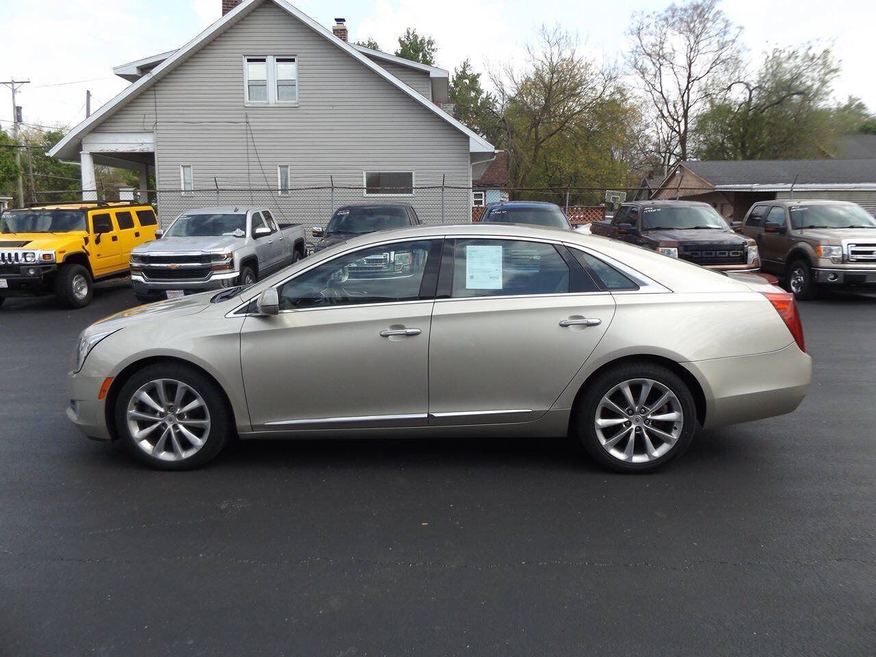 Used 2013 Cadillac XTS Luxury w/ Driver Awareness Package FWD image 11