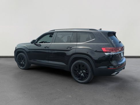 New 2026 Volkswagen Atlas SE image 3