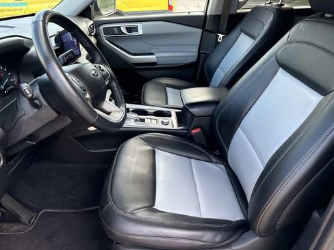 Used 2023 Ford Explorer XLT w/ Equipment Group 202A AWD/4WD image 11