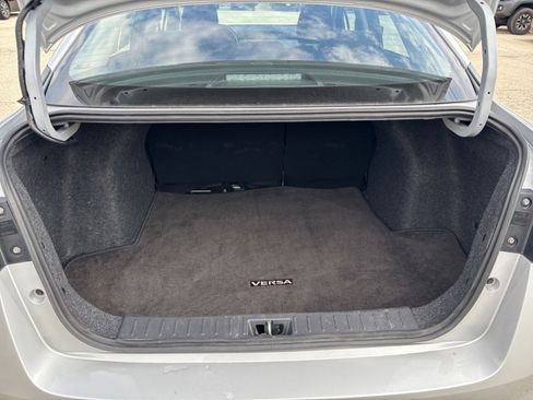 Used 2025 Nissan Versa SV FWD image 29