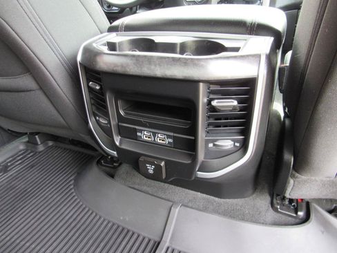 Used 2022 RAM 1500 Big Horn AWD/4WD image 40