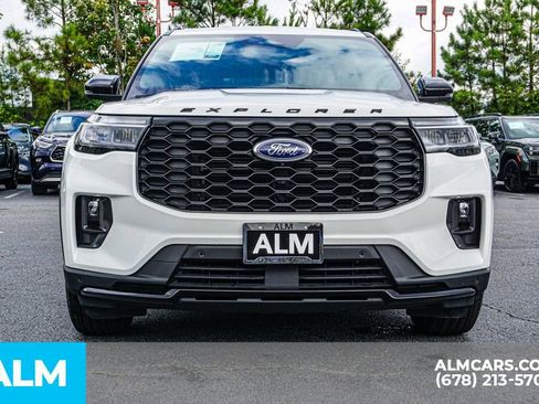 Used 2025 Ford Explorer ST-Line image 10