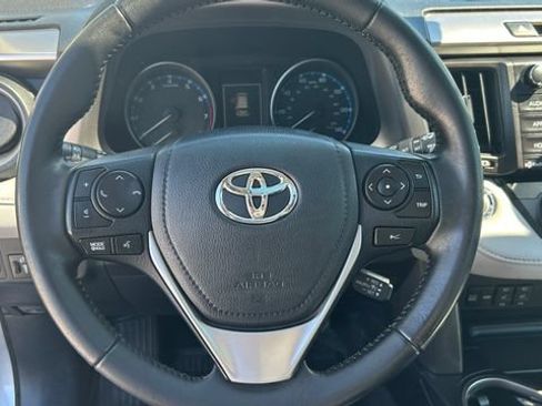 Used 2018 Toyota RAV4 XLE AWD/4WD image 16
