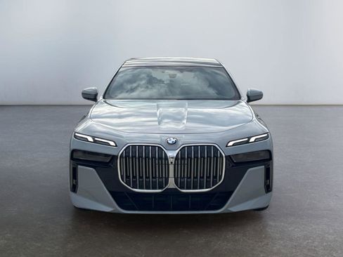 Certified 2023 BMW 760i xDrive image 8
