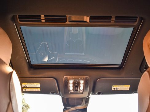 Used 2025 Mercedes-Benz GLE 450e 4MATIC image 15