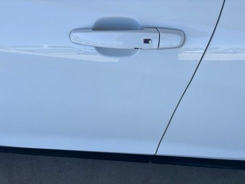 Used 2019 Chevrolet Equinox LT AWD/4WD image 13