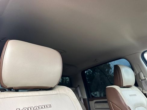 Used 2019 RAM 1500 Laramie AWD/4WD image 15