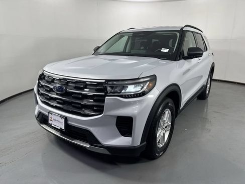 Used 2026 Ford Explorer Active AWD/4WD image 25