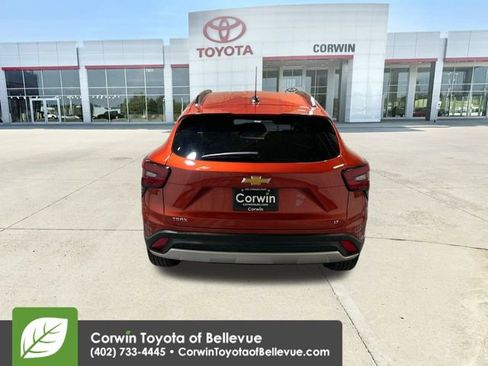 Used 2024 Chevrolet Trax LT w/ Driver Confidence Package image 7
