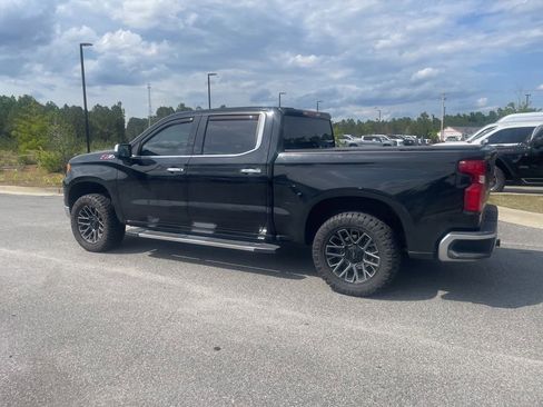 Used 2022 Chevrolet Silverado 1500 LTZ AWD/4WD image 7