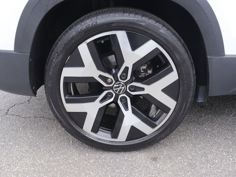 Used 2023 Volkswagen Taos SEL image 45