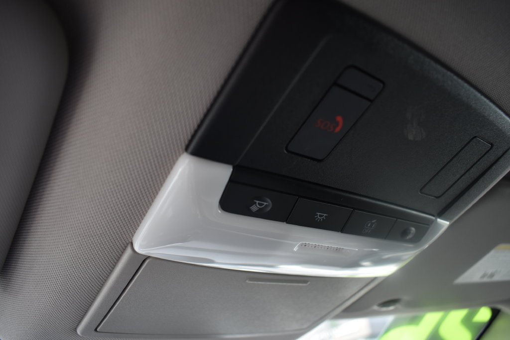 Used 2025 Nissan Rogue SV FWD image 34