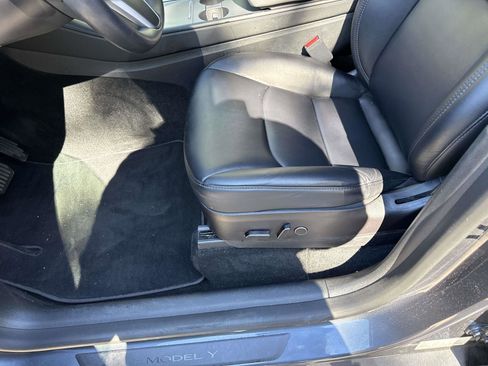 Used 2023 Tesla Model Y Long Range image 20