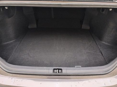 Used 2018 Toyota Camry LE FWD image 28