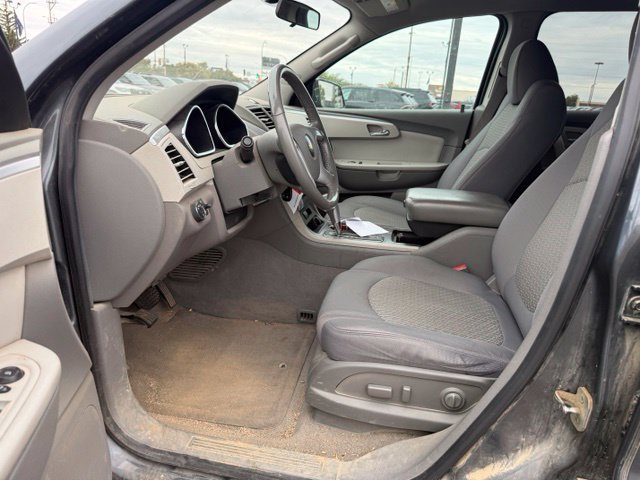 Used 2010 Chevrolet Traverse LT AWD/4WD image 2