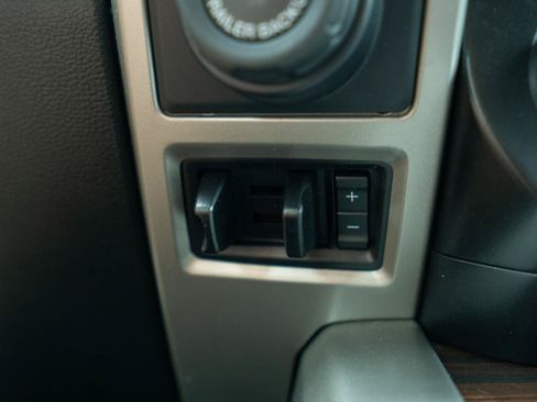 Used 2017 Ford F150 Lariat w/ Equipment Group 502A Luxury AWD/4WD image 33