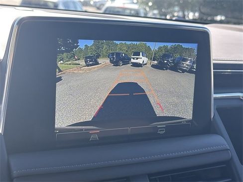 Used 2022 GMC Yukon SLE w/ Gmc Pro Safety Plus Package image 29