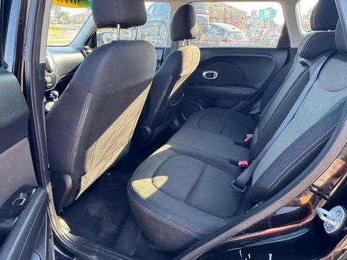 Used 2018 Kia Soul + FWD image 11