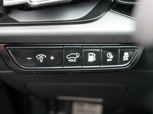 Used 2023 Kia Niro SX Touring image 26