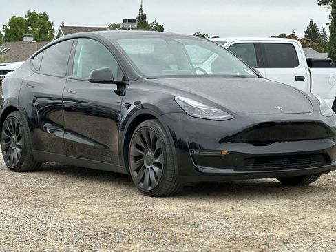 Used 2023 Tesla Model Y Performance AWD/4WD image 10
