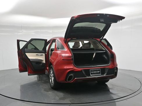 Used 2023 Genesis GV70 2.5T w/ Advanced Package image 36