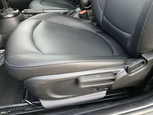 Used 2024 MINI Cooper 2-Door Hardtop image 17