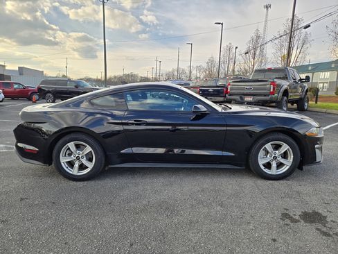 Certified 2022 Ford Mustang Coupe image 6