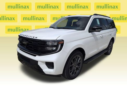 New 2026 Ford Expedition Platinum w/ Stealth Appearance Package AWD/4WD image 13