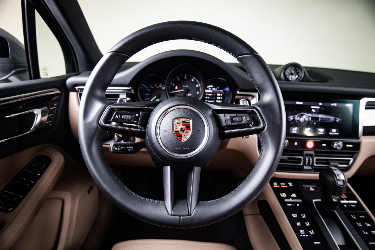 Certified 2026 Porsche Macan AWD/4WD image 26