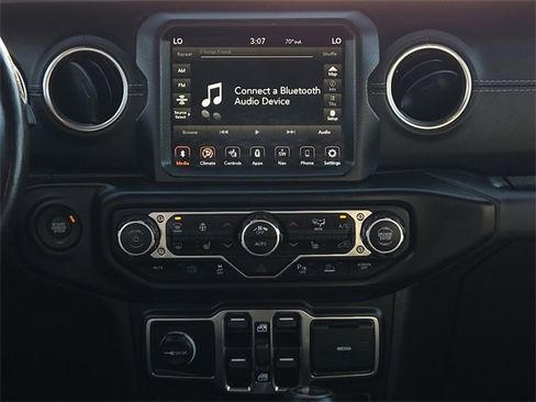 Used 2021 Jeep Wrangler Unlimited Sahara w/ Cold Weather Group image 12