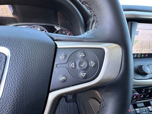 Used 2023 GMC Acadia Denali w/ Denali Ultimate Package AWD/4WD image 39