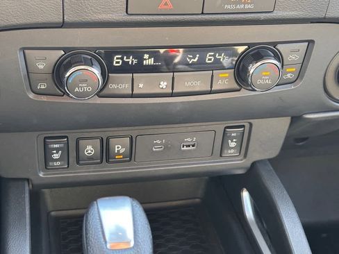 Used 2023 Nissan Frontier SV w/ SV Convenience Package image 23