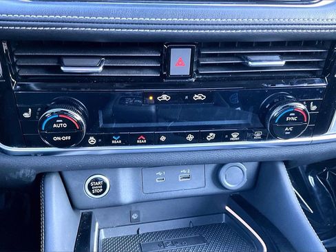 Used 2023 Nissan Rogue Platinum w/ Platinum Premium Package image 15