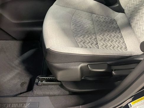 Used 2024 Chevrolet Equinox LS FWD image 23