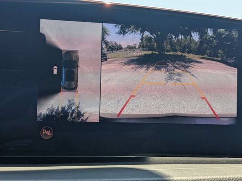 Used 2025 Cadillac XT4 Premium Luxury FWD image 22