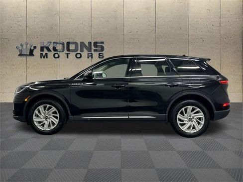 Used 2023 Lincoln Corsair FWD w/ Rear Removable Package Tray image 4