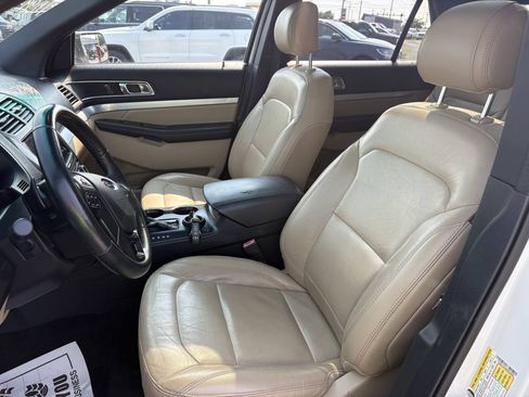 Used 2017 Ford Explorer XLT w/ Equipment Group 202A FWD image 23