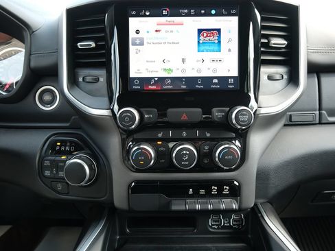 Used 2022 RAM 1500 Big Horn AWD/4WD image 18