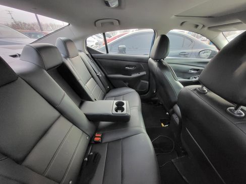 Used 2024 Nissan Sentra SR w/ SR Premium Package image 10