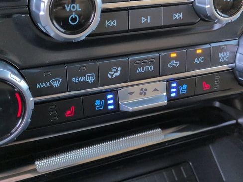 Certified 2023 Ford F150 Lariat w/ Equipment Group 502A High image 23