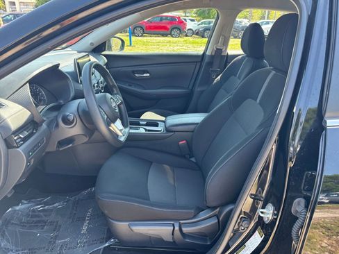 Used 2025 Nissan Sentra SV image 27