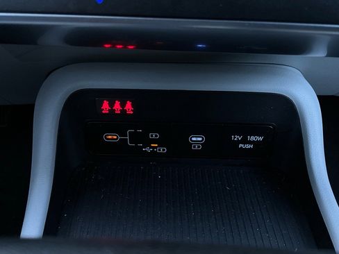 Used 2025 Hyundai Kona SEL image 26