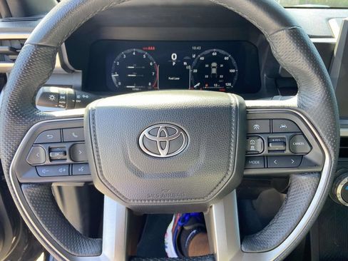 Used 2025 Toyota Tacoma TRD Sport AWD/4WD image 34