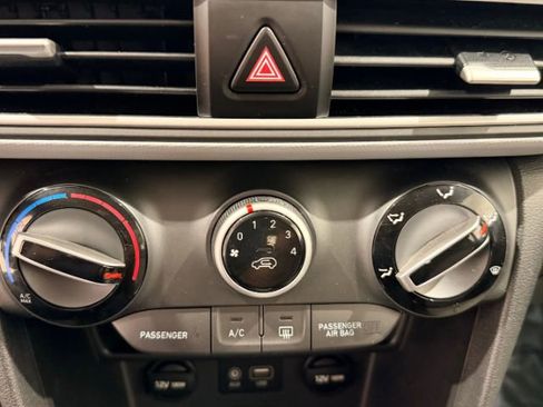 Used 2018 Hyundai Kona SE image 19